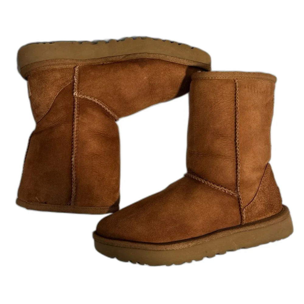 UGG Classic Short II in Chestnut Mid Ankle Boots women’s 5